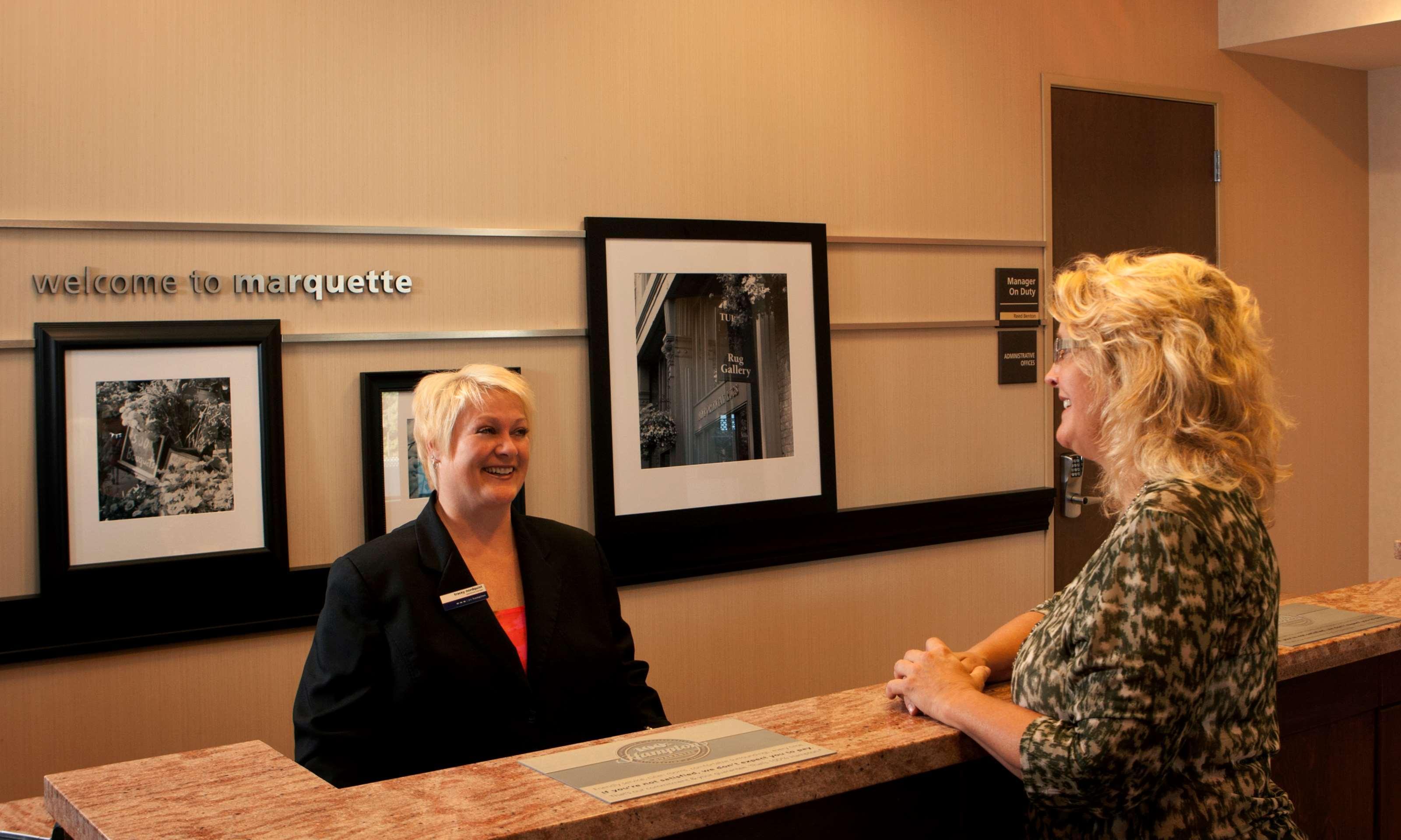 Hampton Inn Marquette-Waterfront Eksteriør bilde