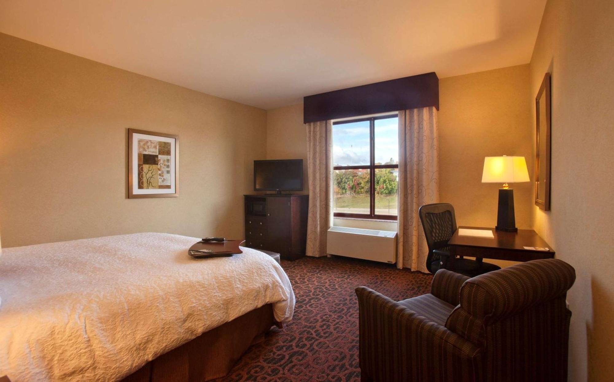 Hampton Inn Marquette-Waterfront Eksteriør bilde