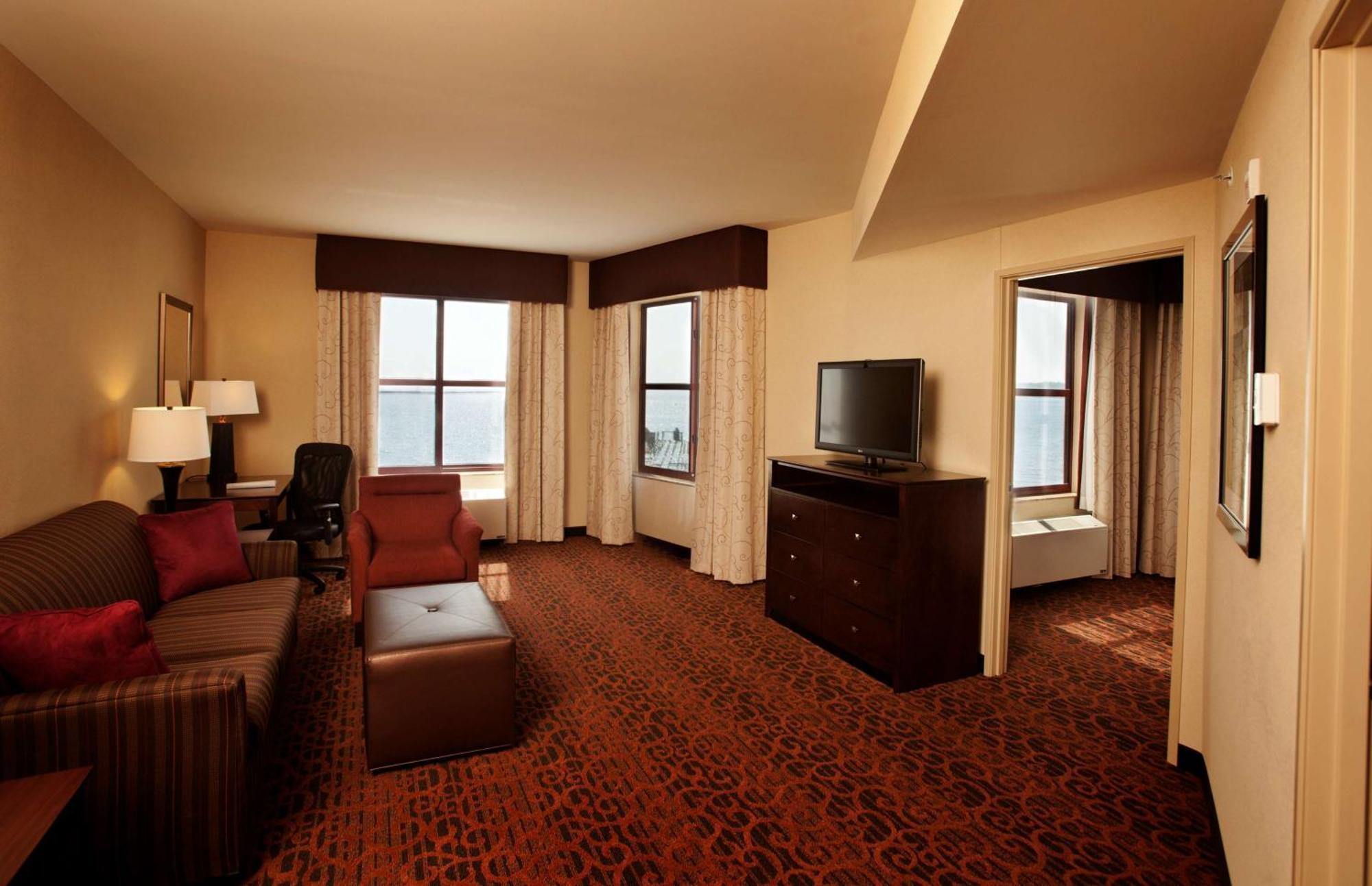 Hampton Inn Marquette-Waterfront Eksteriør bilde