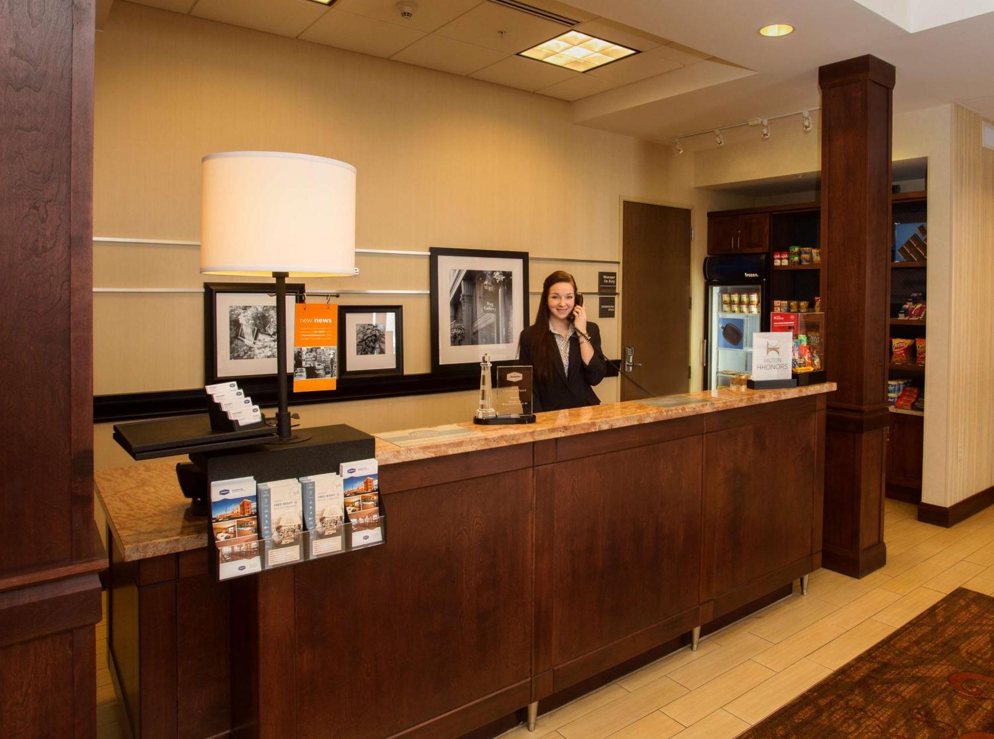 Hampton Inn Marquette-Waterfront Eksteriør bilde